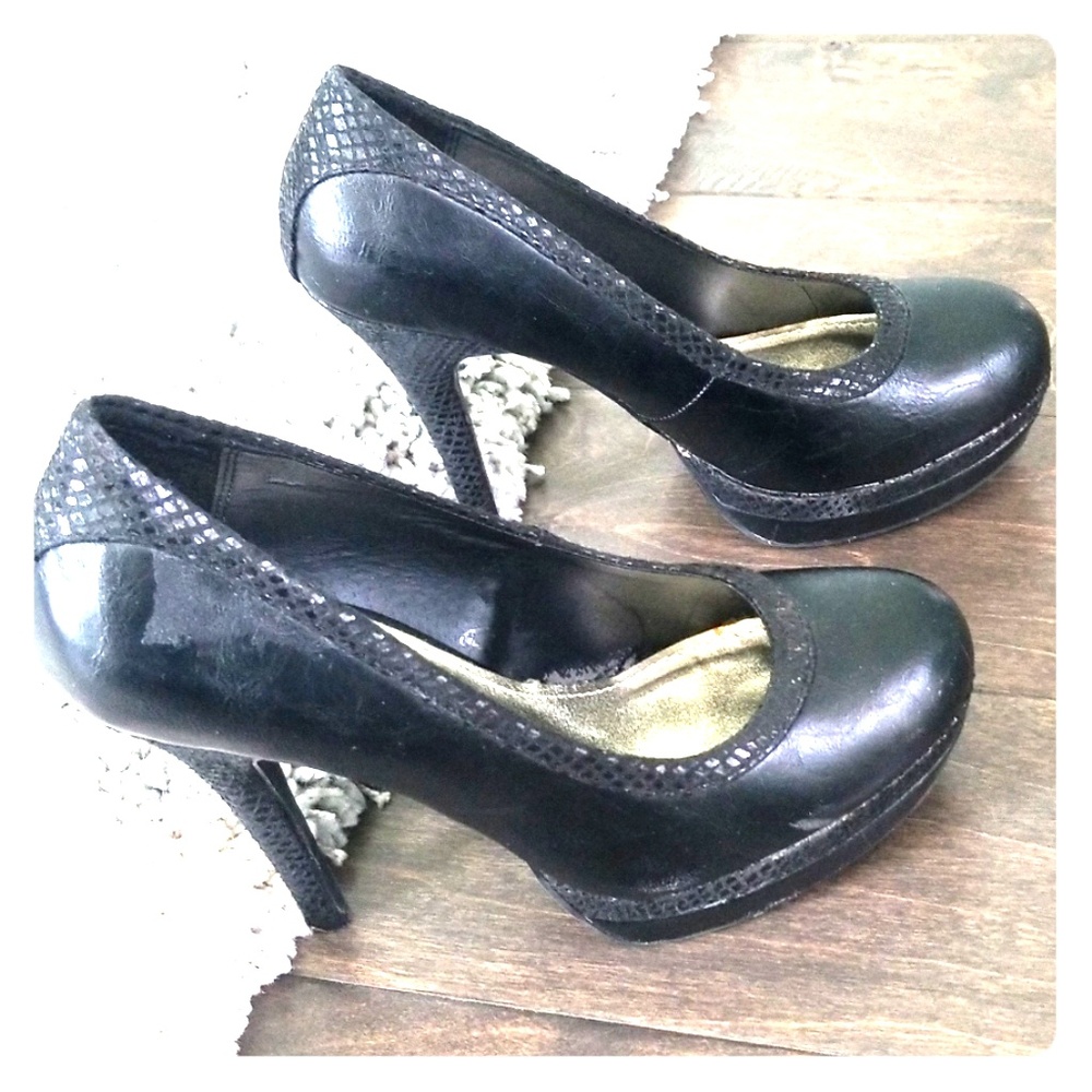 High heel shoes